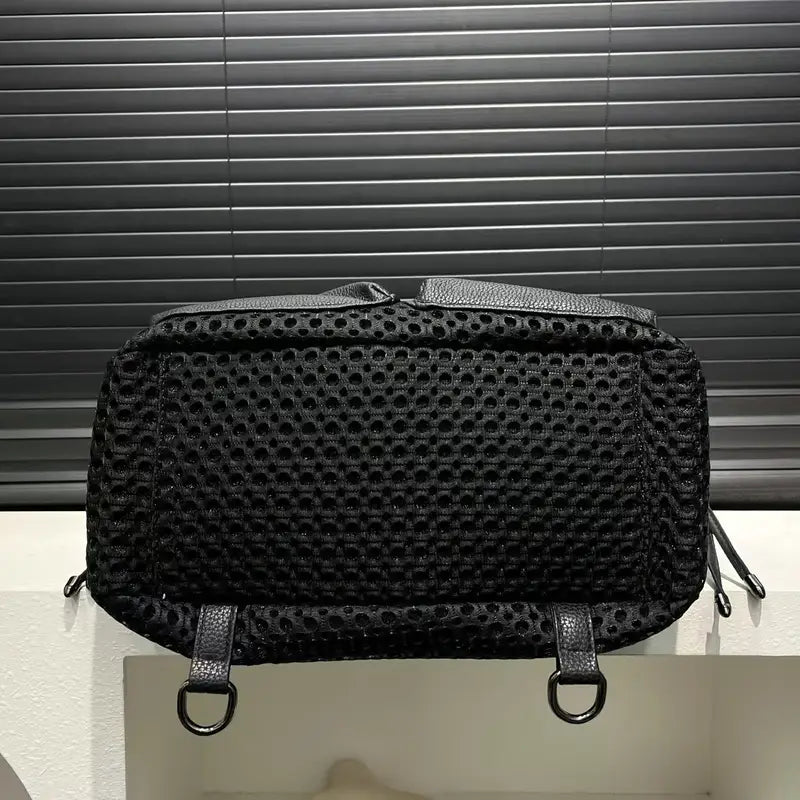 Daugiafunkcinė rankinė–kuprinė